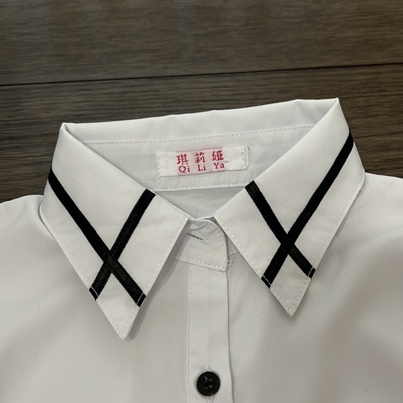 Qi Li Ya woman’s white blouse NWOT - Picture 7 of 16